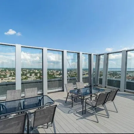 Hanza Tower Sunny & Sauna & Jacuzzi & Pool